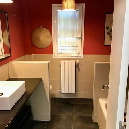 Σπίτι διακοπών Casa Luminosa, Piscina Privada Y Del Arbol *