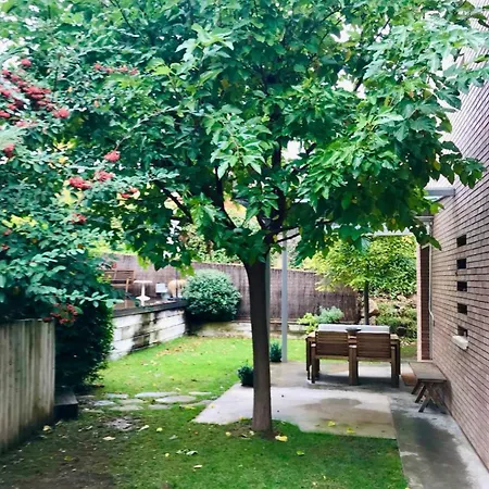 Σπίτι διακοπών Casa Luminosa, Piscina Privada Y Del Arbol *